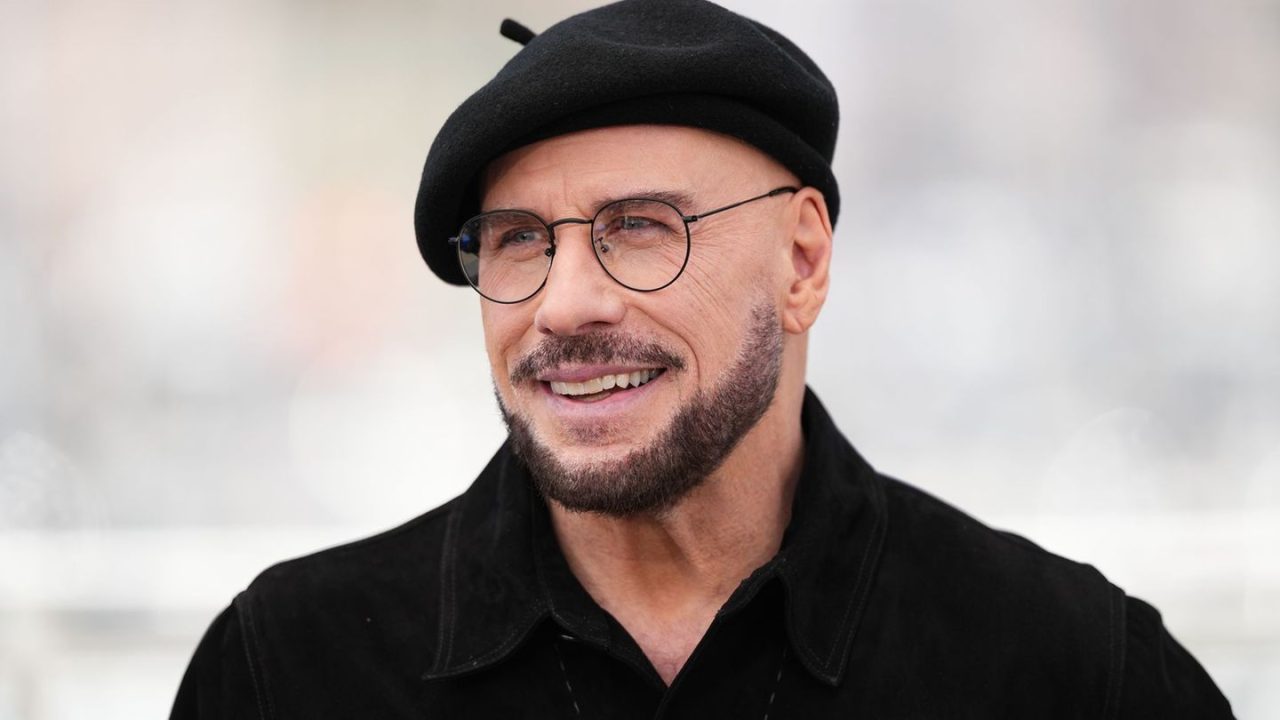 John Travolta feiert Regiedebüt mit persönlichem Film „Nachtflug nach L.A.“