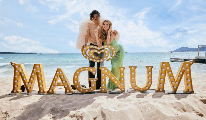 Magnum inszeniert Eis-Erlebnis neu mit Haute-Couture-Kampagne und Heidi Klum