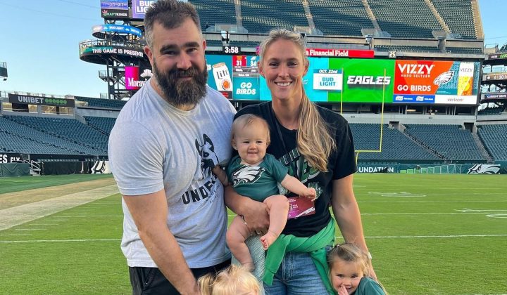 Kylie Kelce wird emotional: Ihre Kinder werden zu schnell groß