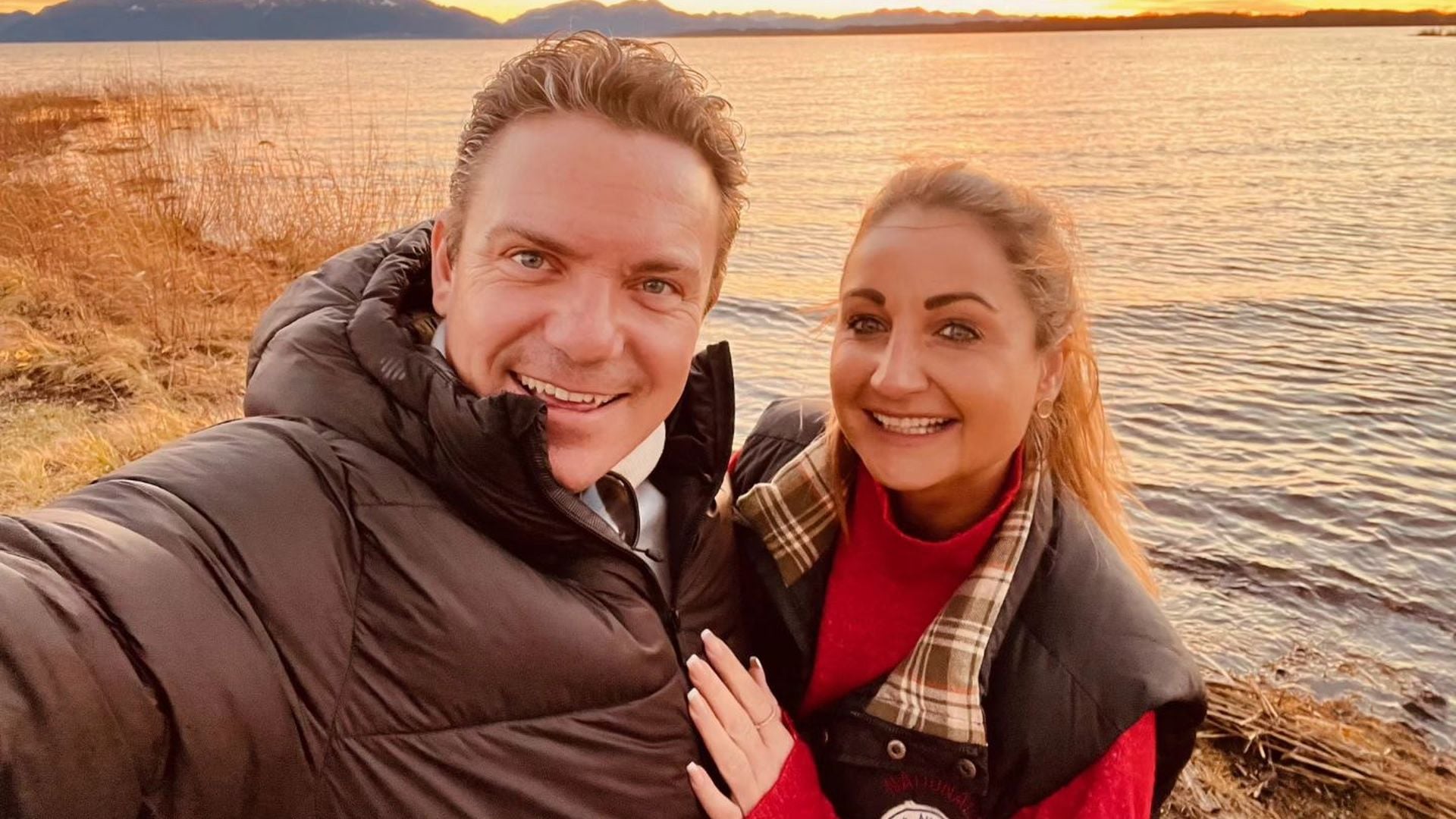 Eva Luginger und Stefan Mross lächeln gemeinsam