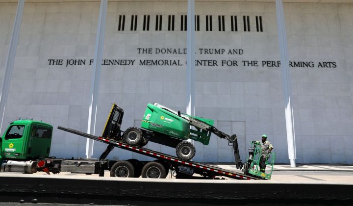 Kennedy Center entfernt Trumps Namen aus der Korrespondenz