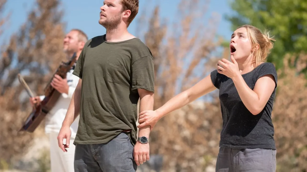 ZDF zeigt „Midsommar“: Düsterer Horror im grellen Licht der Sommersonnenwende