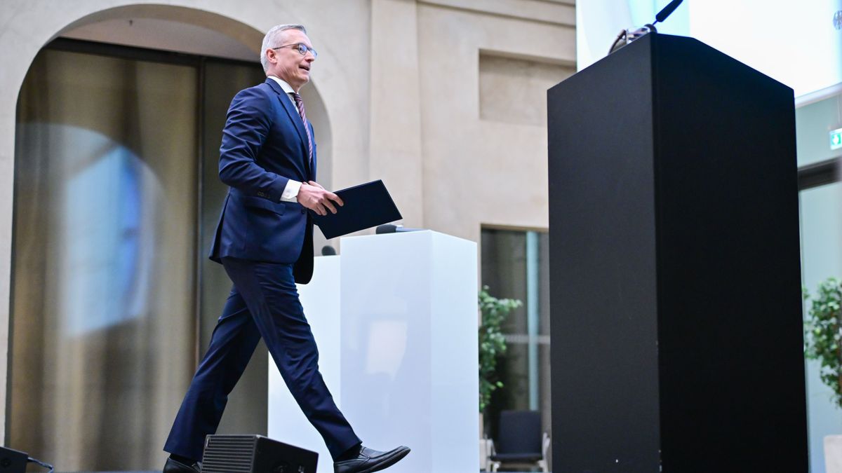 Bundesminister Wildberger verteidigt KI-Einsatz bei Reden und Artikeln