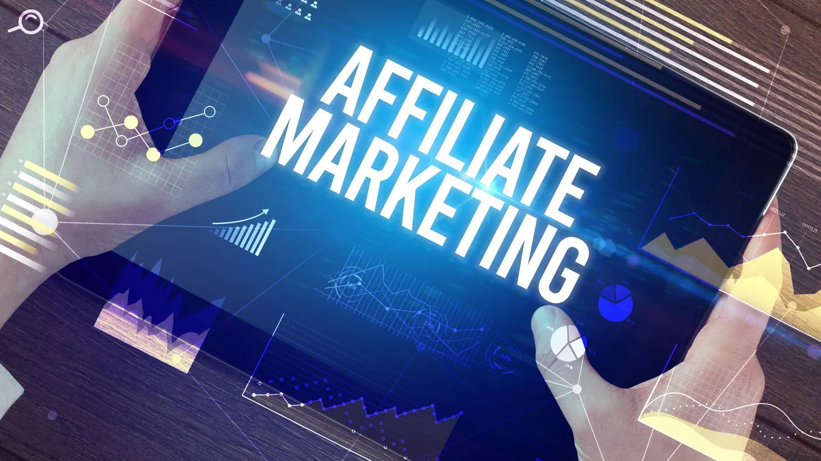 Infografik mit Pfeil nach oben und Euro-Symbol, symbolisiert Wachstum im Affiliate-Marketing, mit Bezug zu Filmrollen und Kameras.