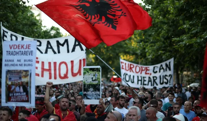 Proteste gegen Kushner-Bauprojekt in Albanien nehmen zu: Weitere Strafverfahren eingeleitet