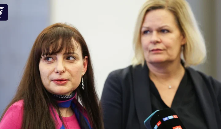 Mehr als 320 Kommunalpolitiker suchten nach Drohungen Hilfe bei Hotline