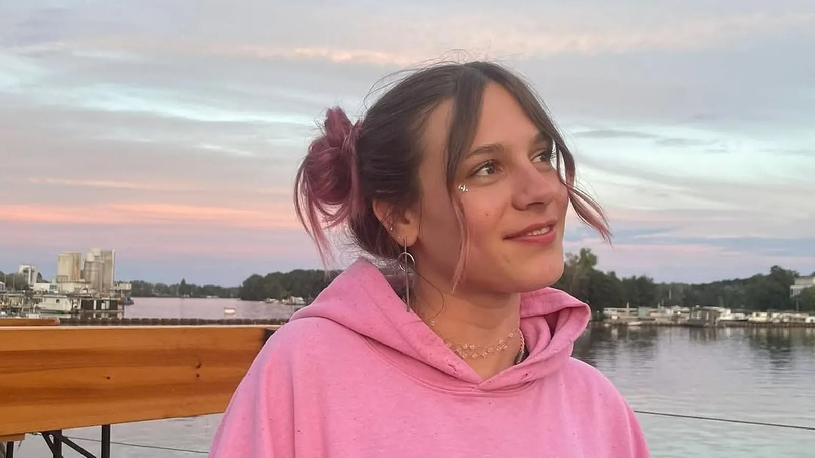 Die Reality-TV-Stars Lilli und Jessica Zemer, Gewinnerinnen der ersten Staffel "Realitystar Academy".