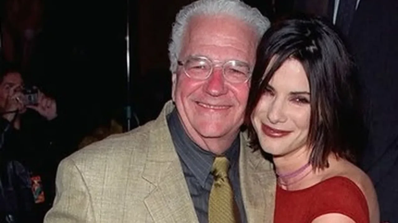 Sandra Bullock teilt bewegende Erinnerungen an ihren verstorbenen Vater zum Vatertag