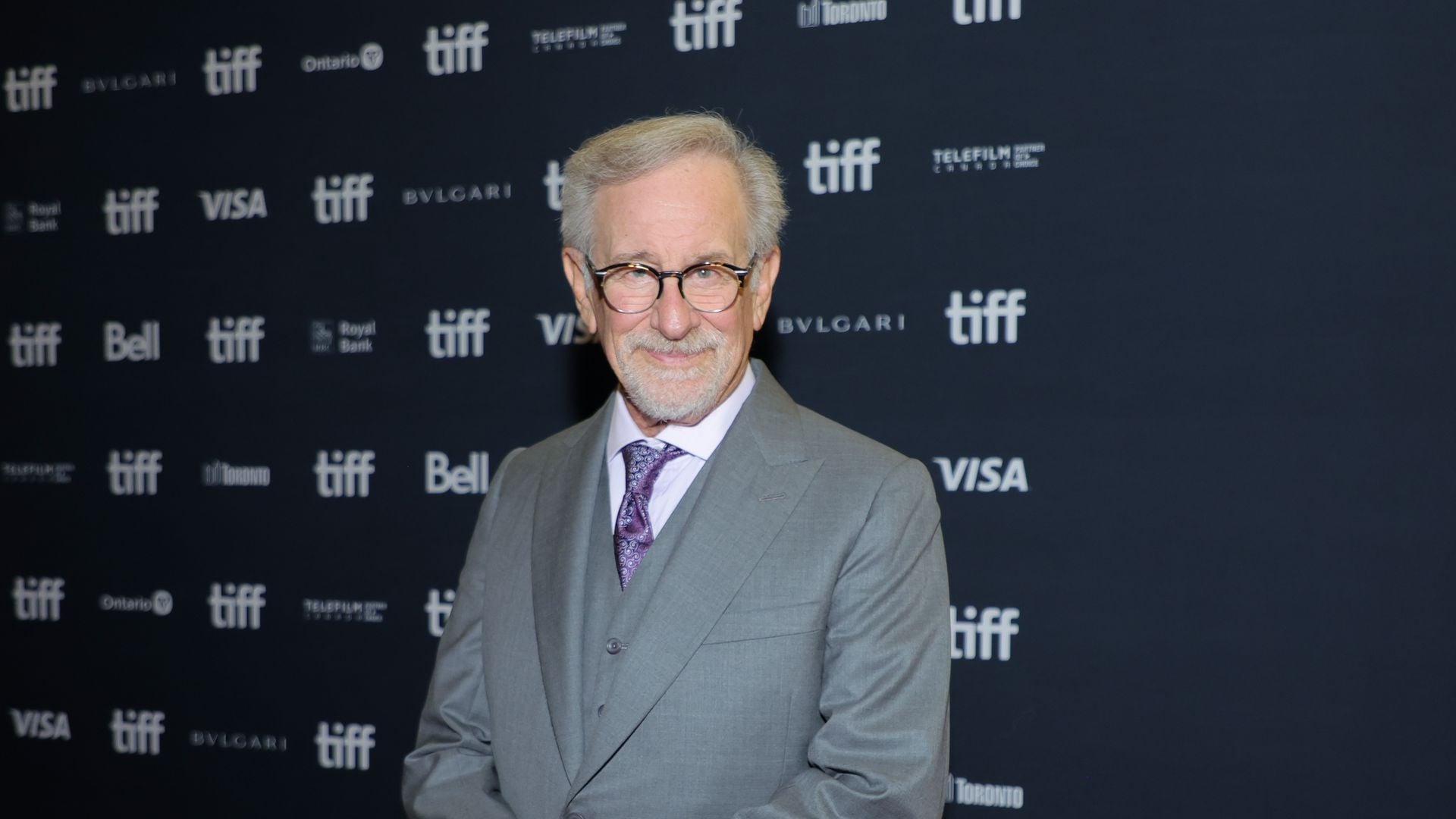 Steven Spielberg spricht bei einer Veranstaltung über Film und Technologie