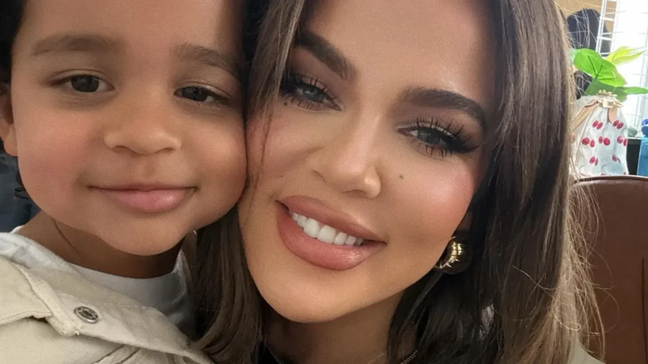 Khloé Kardashians Sohn Tatum übernimmt Instagram mit süßen Botschaften