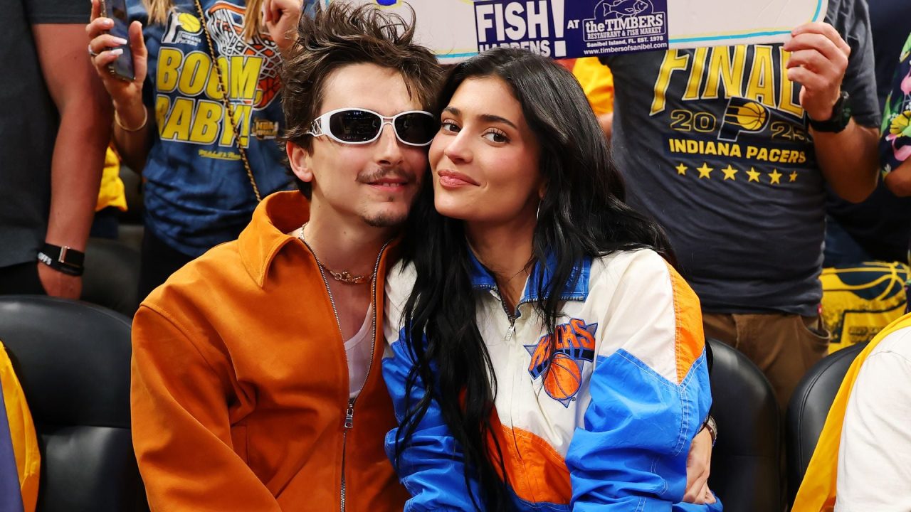 Kylie Jenner und Timothée Chalamet im stylischen Partnerlook bei NBA-Finals