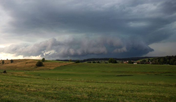 Deutschland erwartet Hitzewelle und teils schwere Gewitter vor kühlerem Wochenende