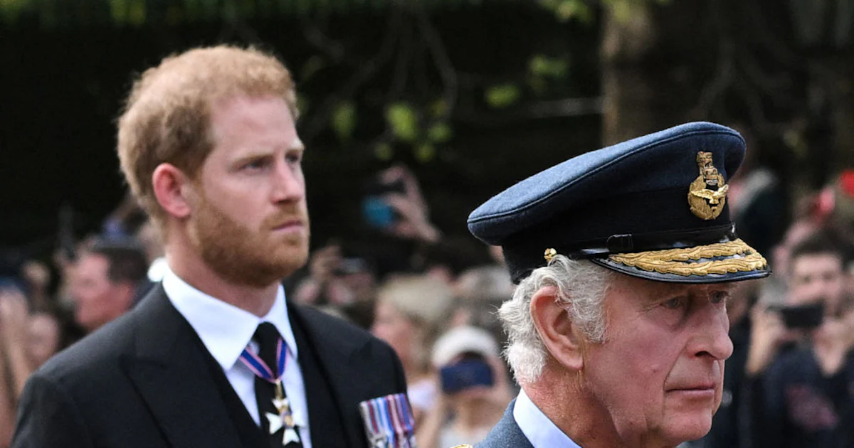 Hinter den Kulissen: Treffen zwischen König Charles und Prinz Harry war ein „Albtraum
