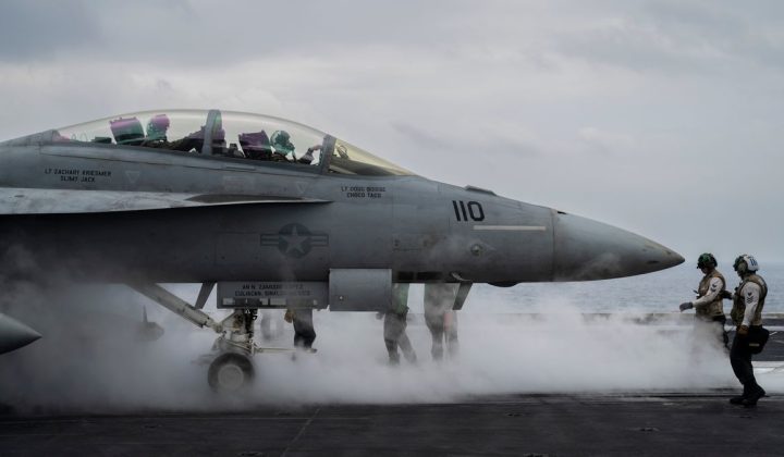 US-Militär startet erneute Angriffe auf Iran nach Beschuss eines Containerschiffs