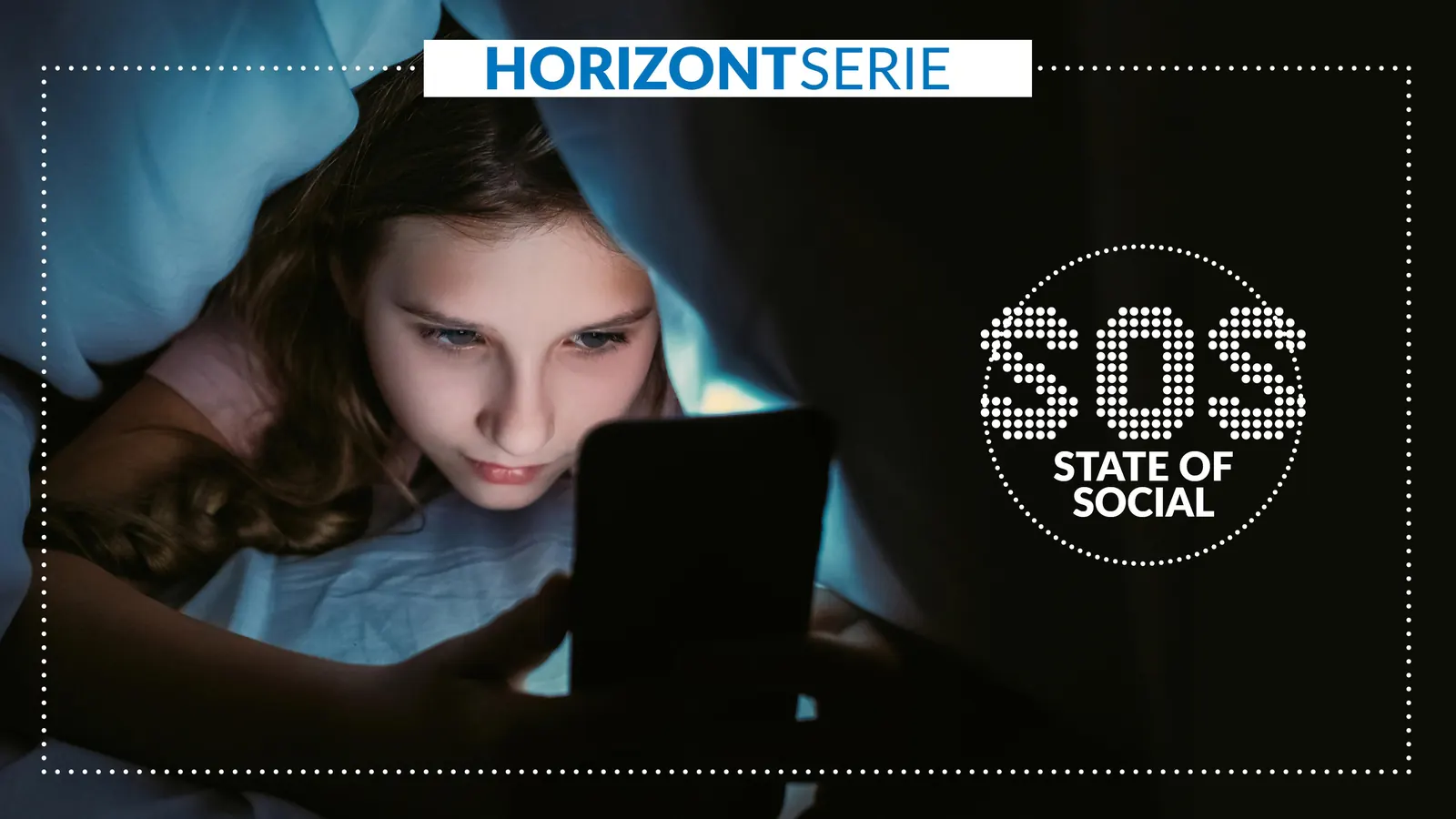 Ein Team von Kreativen berät sich in einem modernen Büro über digitale Marketingstrategien.