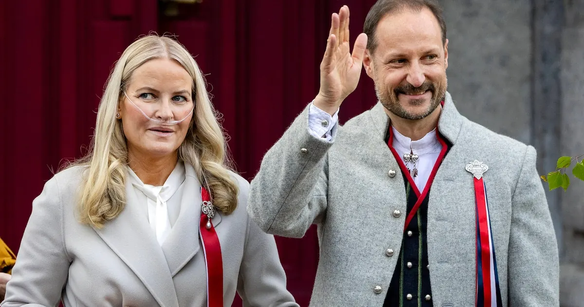 Mette-Marit nach Lungentransplantation: Prinz Haakon gibt Update und Ausblick