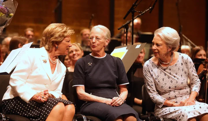 Königliche Schwestern wieder vereint: Margrethe, Benedikte und Anne-Marie genießen Sommer auf Schloss Gråsten