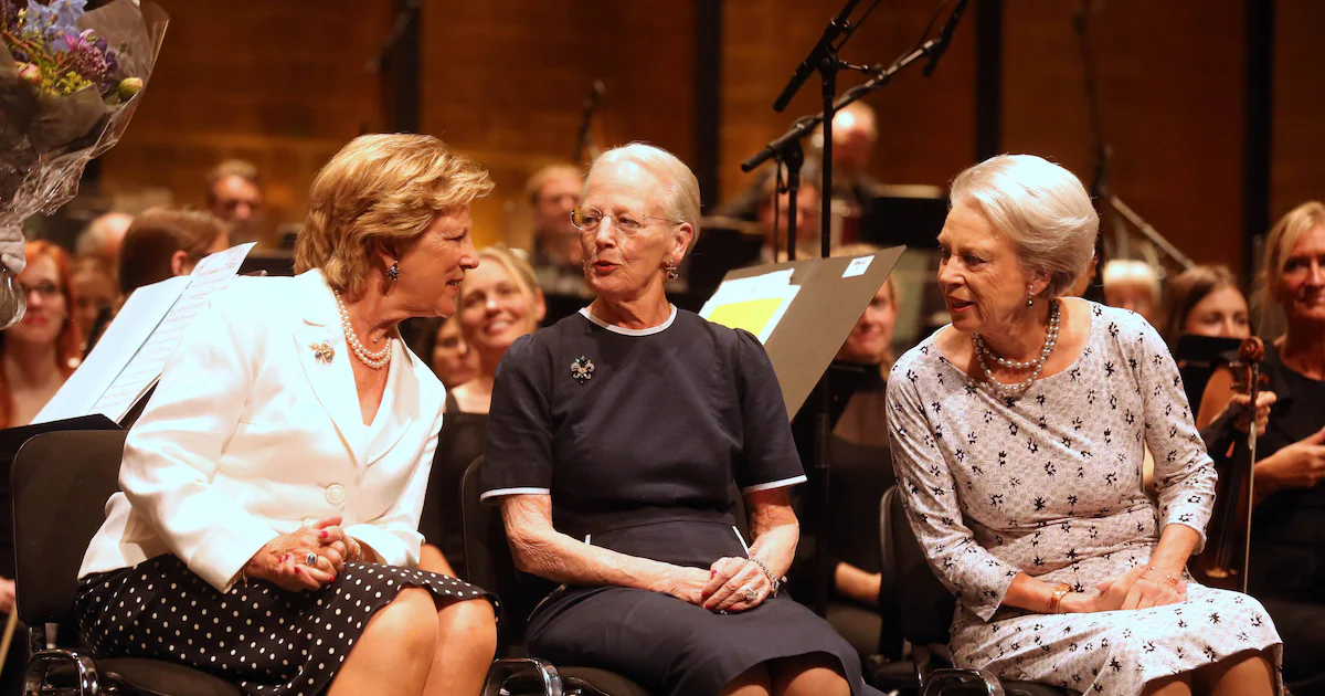 Königliche Schwestern wieder vereint: Margrethe, Benedikte und Anne-Marie genießen Sommer auf Schloss Gråsten