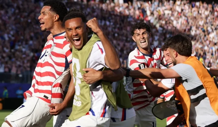 USA erreichen WM-Achtelfinale trotz Unterzahl – Kahn kritisiert Debatte um DFB-Trainer