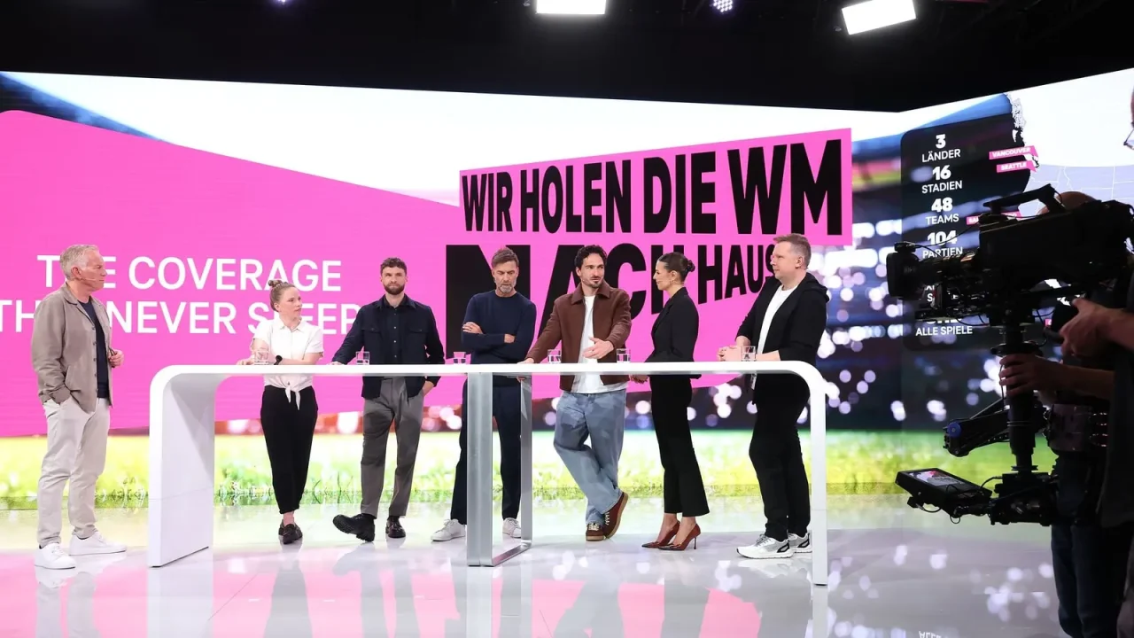 Thomas Müller und Laura Wontorra: Hitziges Wortgefecht bei MagentaTV
