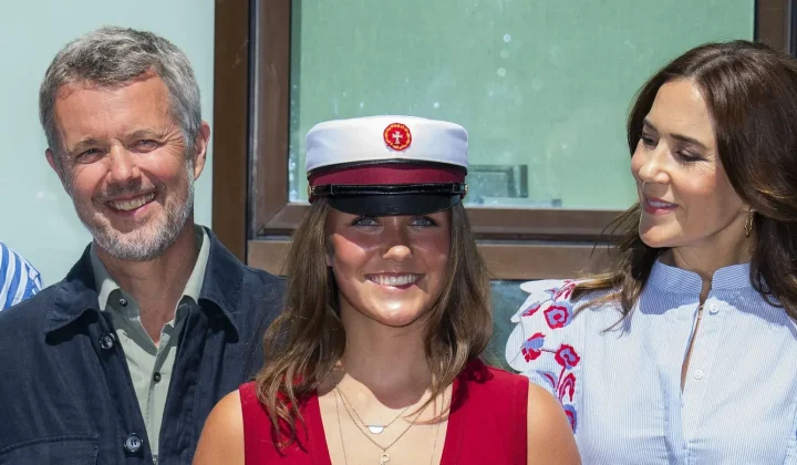 Prinzessin Isabella fehlt beim Sommerurlaub der dänischen Royals – Grund ist ihre bevorstehende Wehrpflicht