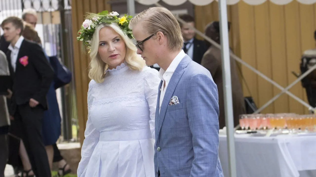 Marius Borg Høiby darf Hausarrest antreten – Mutter Mette-Marit entlassen