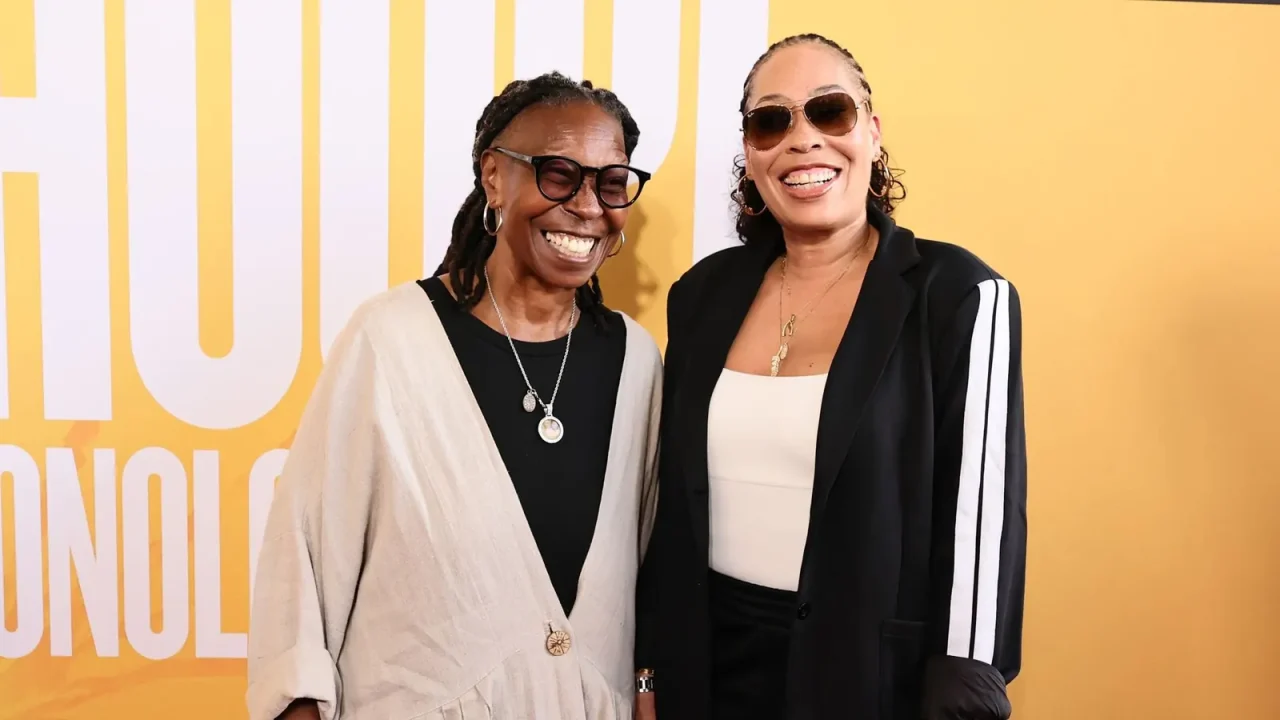 Whoopi Goldberg begeistert auf rotem Teppich – Tochter Alexandrea an ihrer Seite
