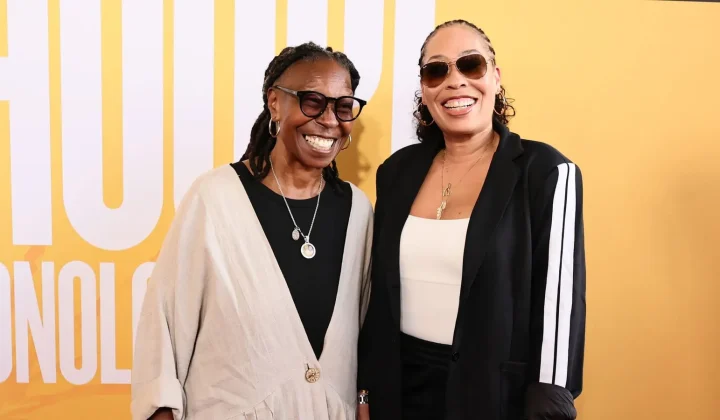 Whoopi Goldberg begeistert auf rotem Teppich – Tochter Alexandrea an ihrer Seite