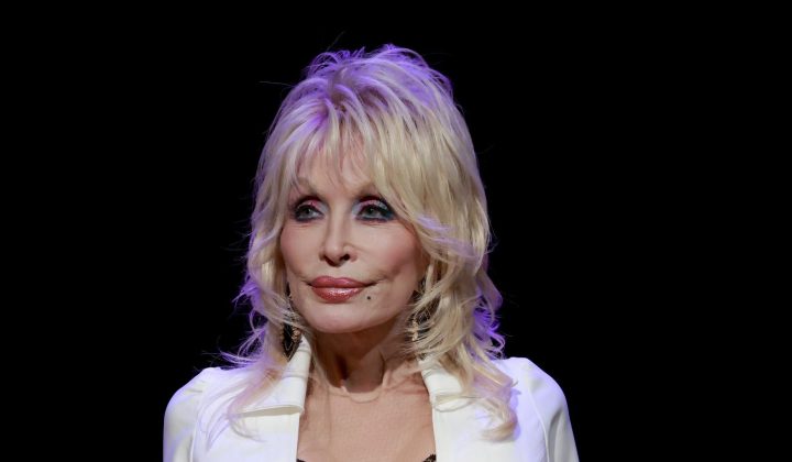 Dolly Parton: Ihre berühmtesten Sprüche über Leben, Liebe und den Look