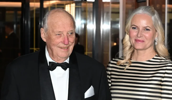 Kronprinzessin Mette-Marit verlässt Klinik – Rätsel um Nachtwache bei König Harald